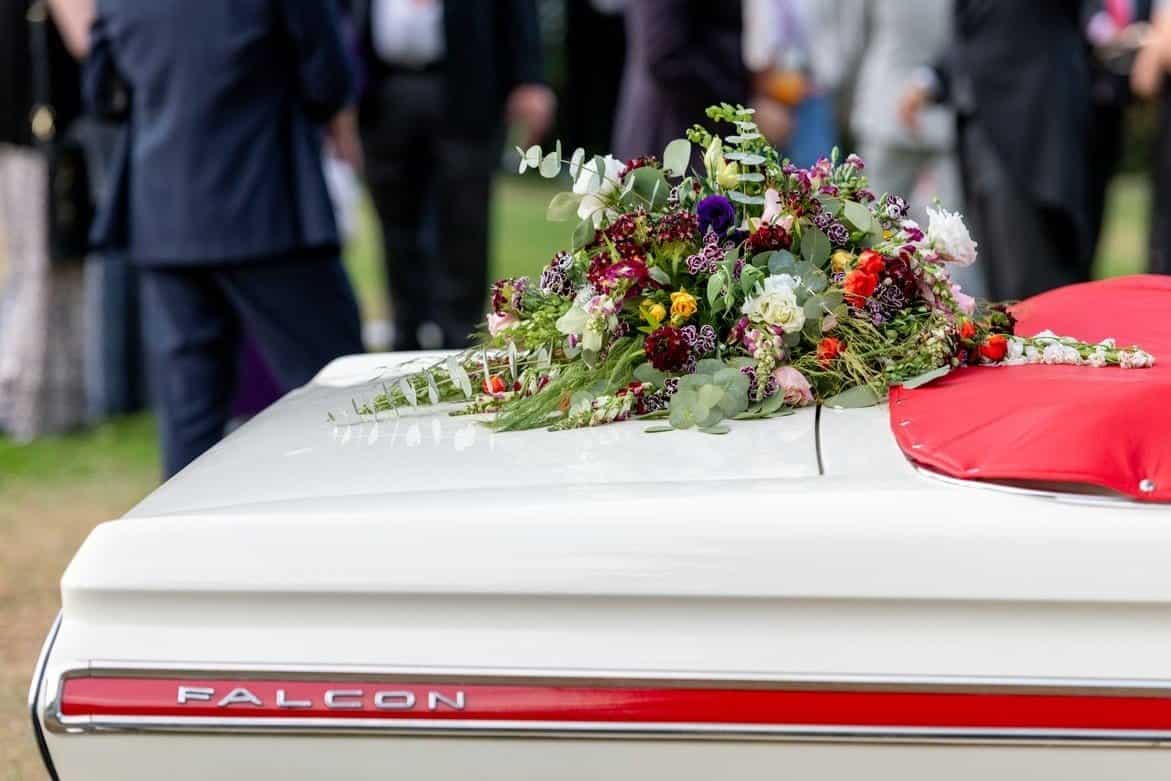 Cum alegi o casa de pompe funebre potrivita daca ai un deces in familie?
