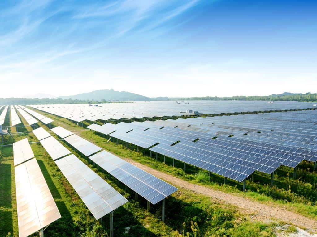 Peste 3.000 MW de proiecte de energie solară vor fi instalate în România în următorii 2 ani
