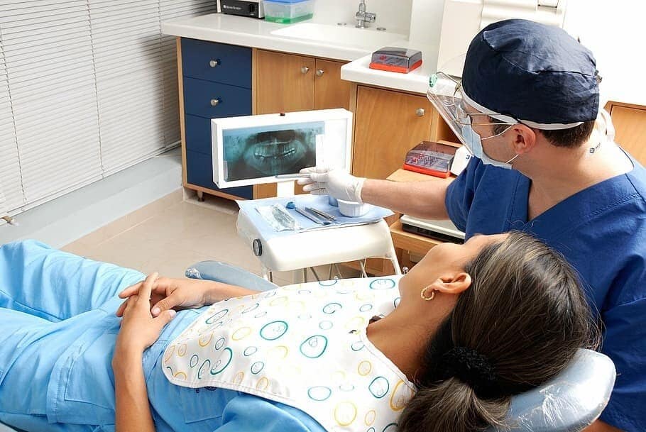 Avantajele noilor tehnologii digitale disponibile în cabinetele stomatologice