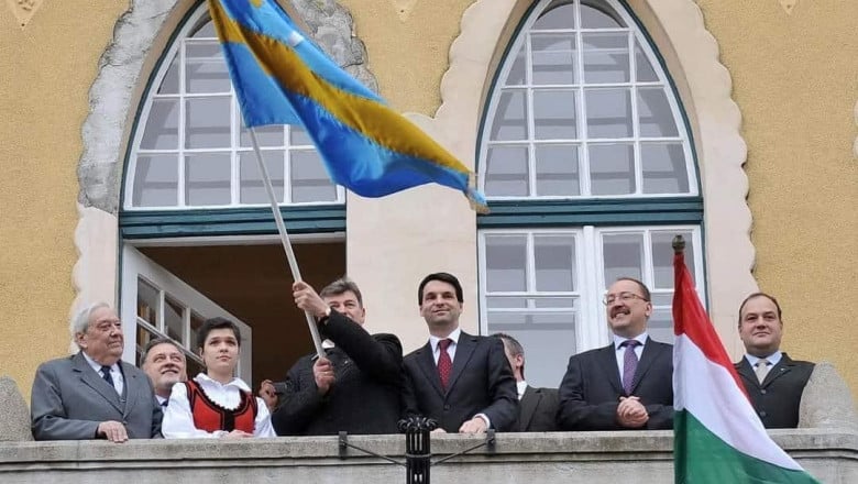 Ambasadorul Ungariei, convocat la MAE după ce un lider de la Budapesta a cerut arborarea drapelului secuiesc în România