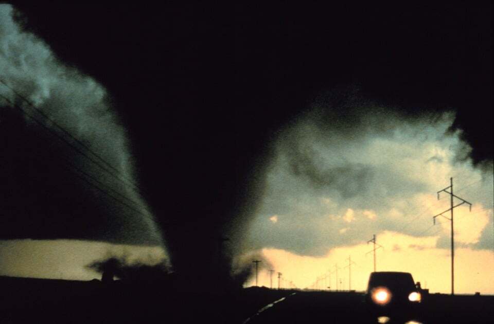 Vremea se dezlănțuie în România! O tornadă s-a format în județul Călărași