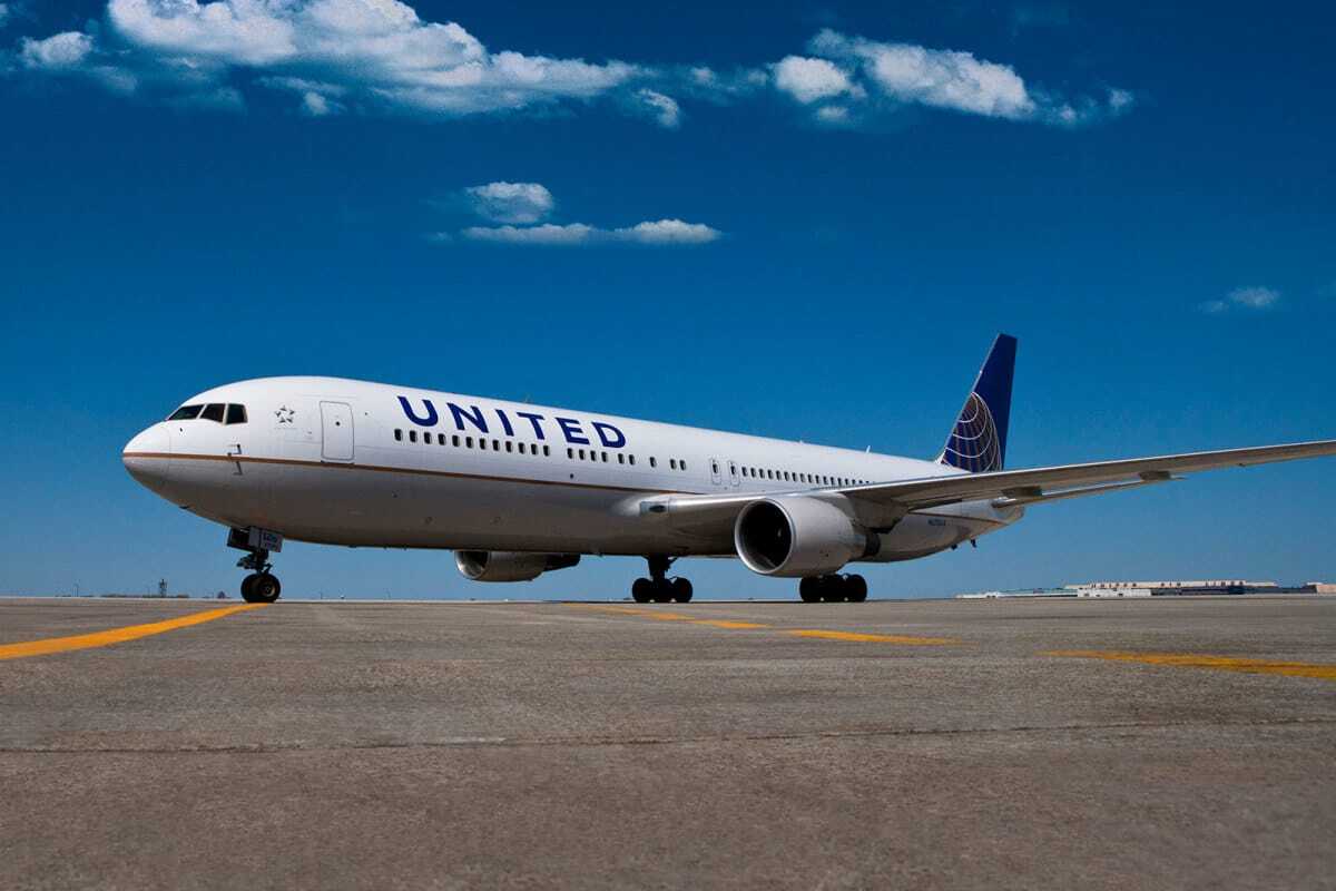 united airlines holdings expected to earn 397 a share