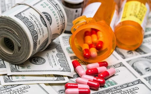 Buffett’s Berkshire pariază pe Big Pharma, investește în patru producători de medicamente