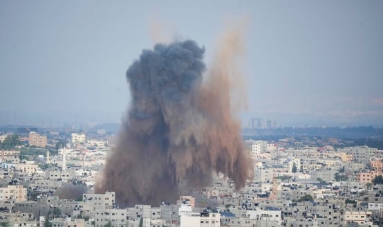 Forţele israeliene continuă asediul asupra Fâşiei Gaza şi concentrează trupe în jurul acesteia