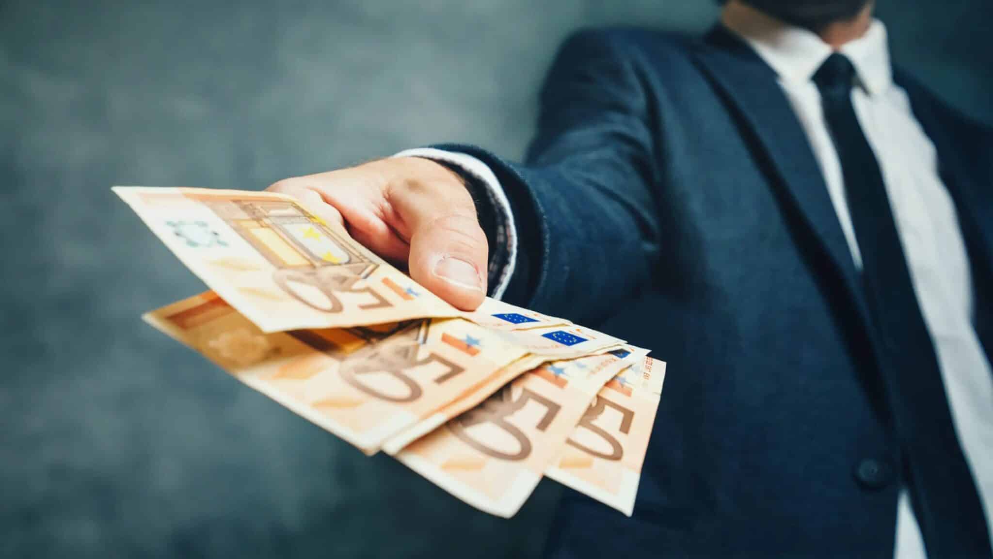 BCE nu este de acord cu interzicerea plăților în numerar