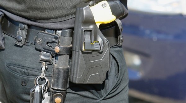 Polițiștii din București vor avea în dotare dispozitive cu electroșocuri