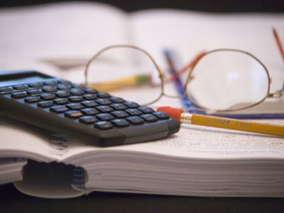 Firmele care, fie nu emit bon fiscal, fie îl emit cu valoare mai mică decât preţul de vânzare al bunului, vor fi sancţionate