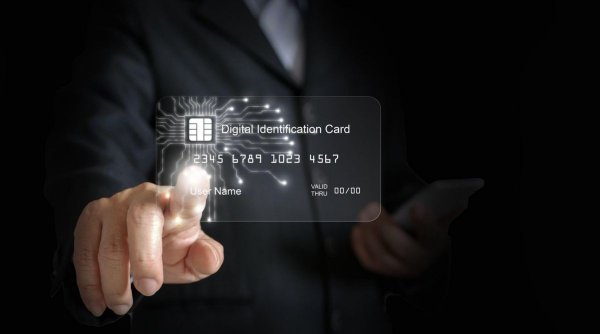 În noua identitate electronică se face primul pas în dispariţia dosarului cu şină