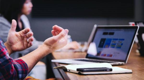 Goana după Attosecunde: Fizica la Limita Imposibilului