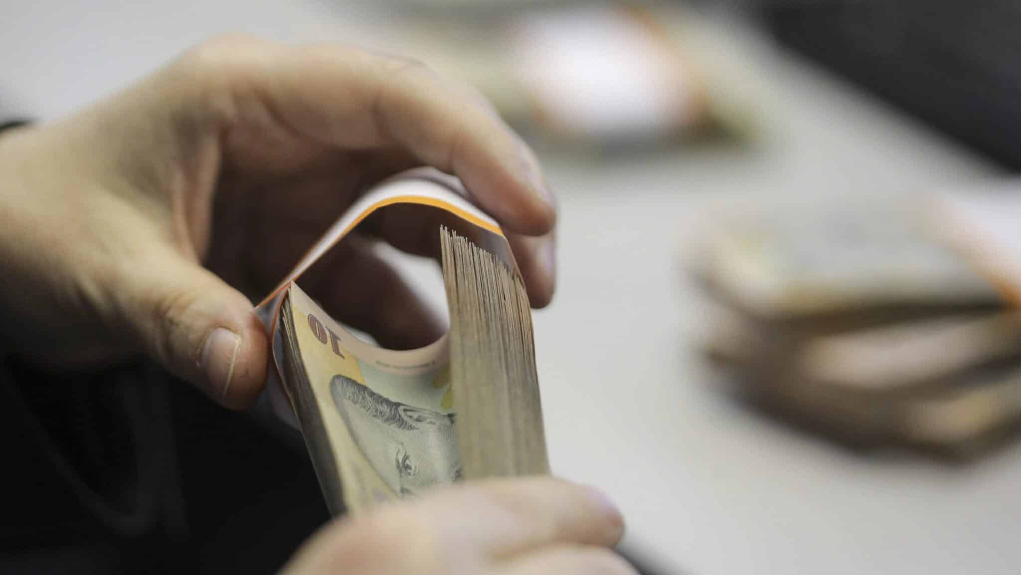 Ce taxe şi impozite se majorează, în România, de la 1 ianuarie?