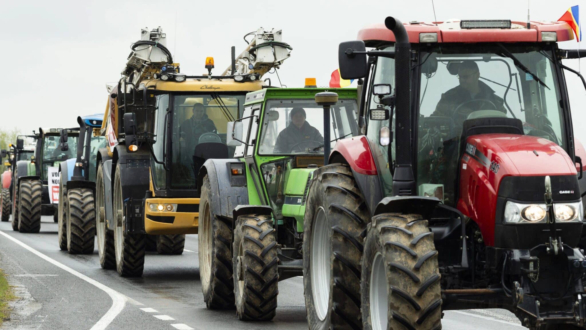 Fermierii vor suspendarea plăţii ratelor, însă băncile nu sunt de acord