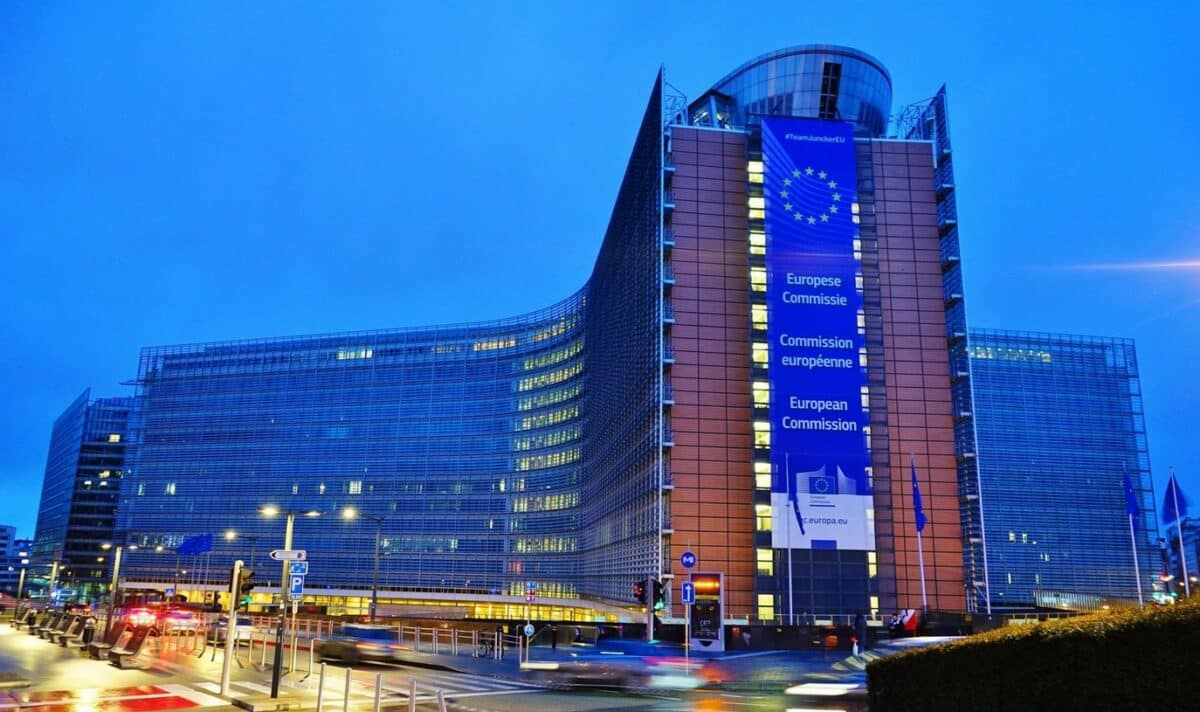 Setul de propuneri noi pentru creșterea inovării și securității infrastructurilor digitale, prezentat de Comisia Europeană?