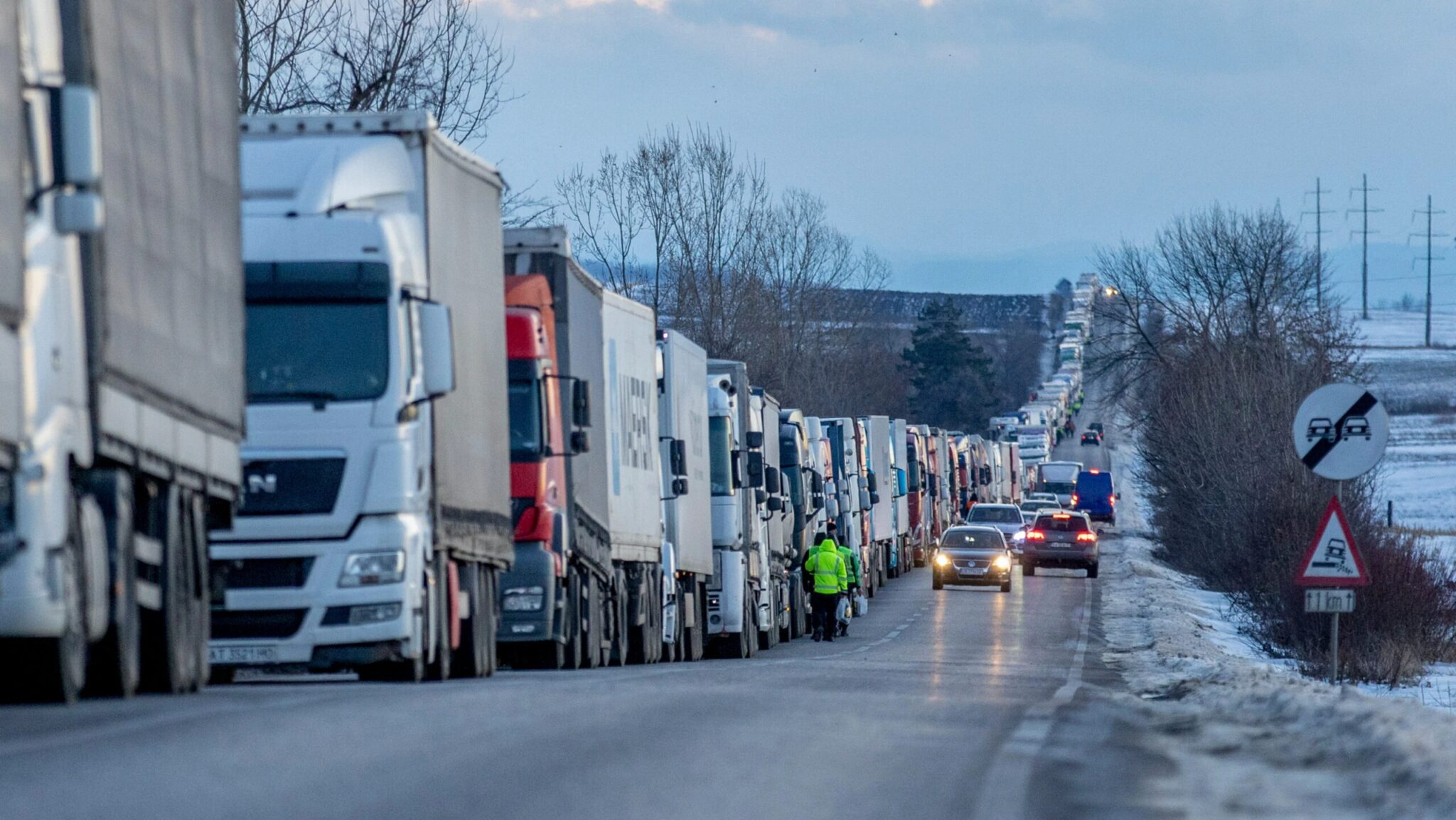 Guvernul compensează creşterea preţului la combustibil în acest an