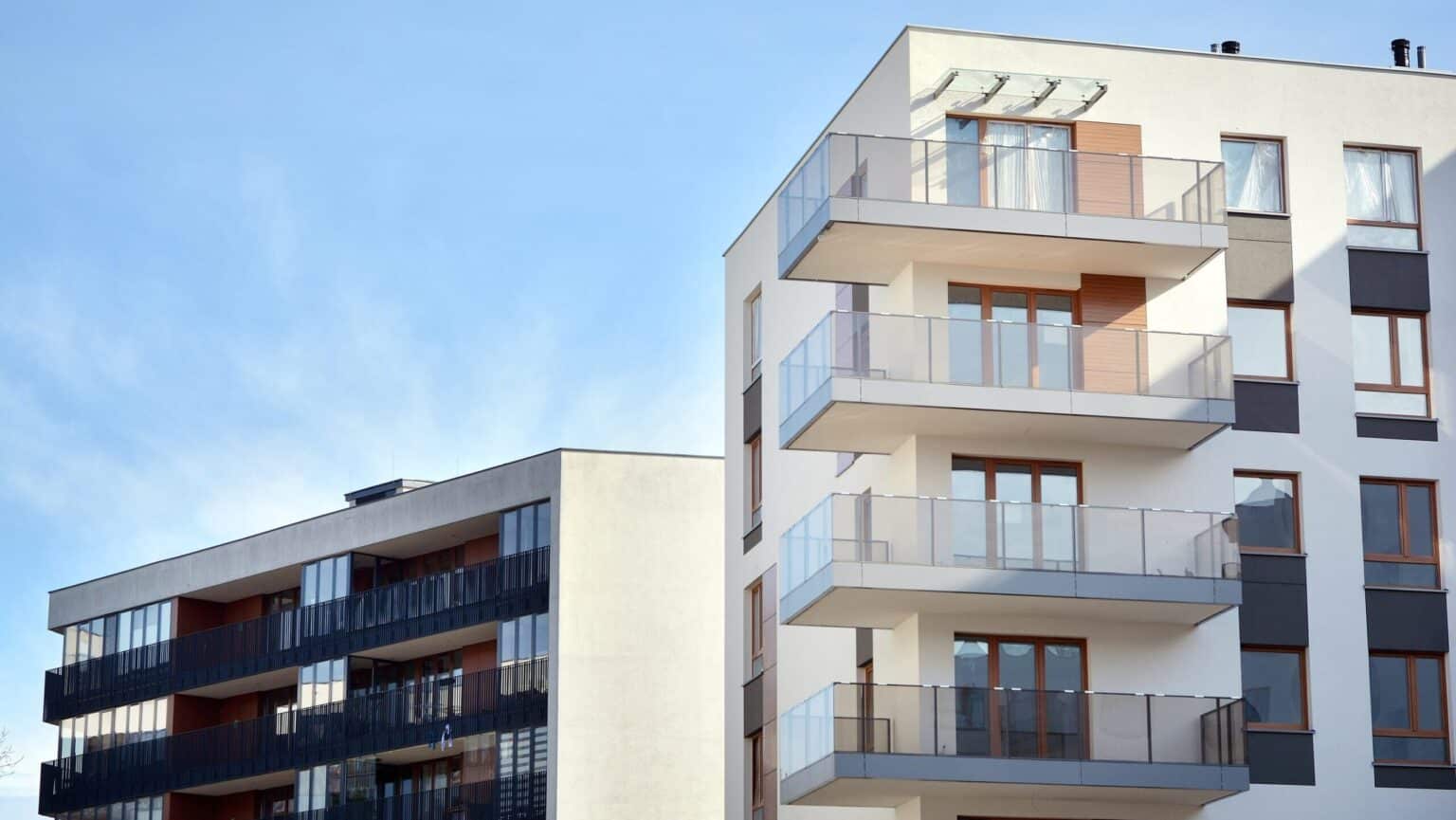 apartamente bloc scaled e1693810764658