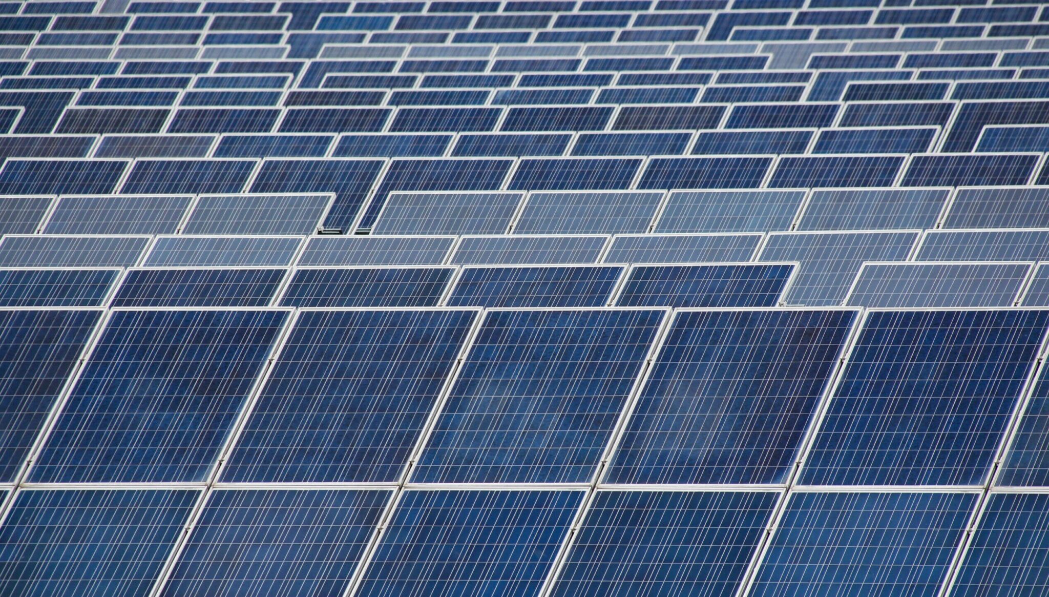 Furnizorii de energie profită incorect de pe urma prosumatorilor