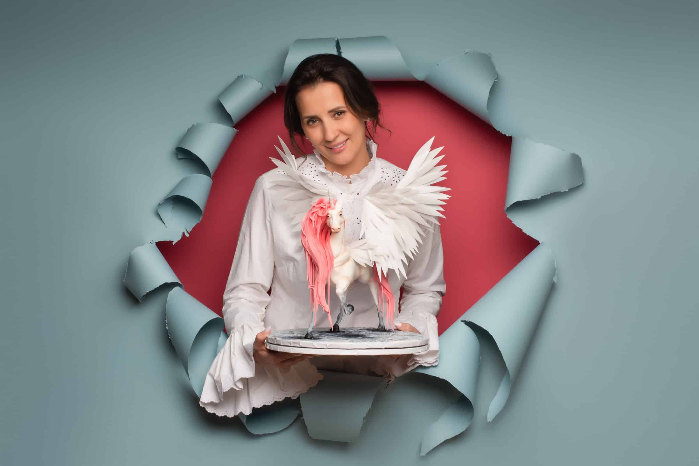 Cunoaşte Drept şi Economie, dar legea adevărată o face în domeniul cofetăriei! Povestea de succes a pastry chef-ului Irinei Elena Apostol