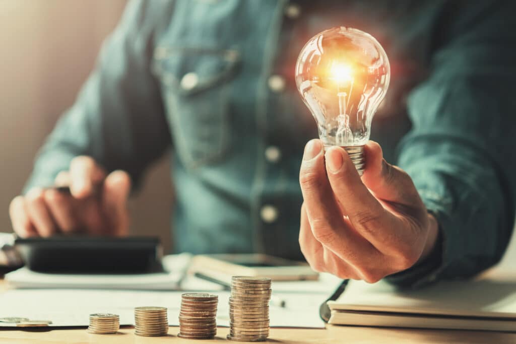 Producția de energie electrică a României a fost în scădere cu 2,4%