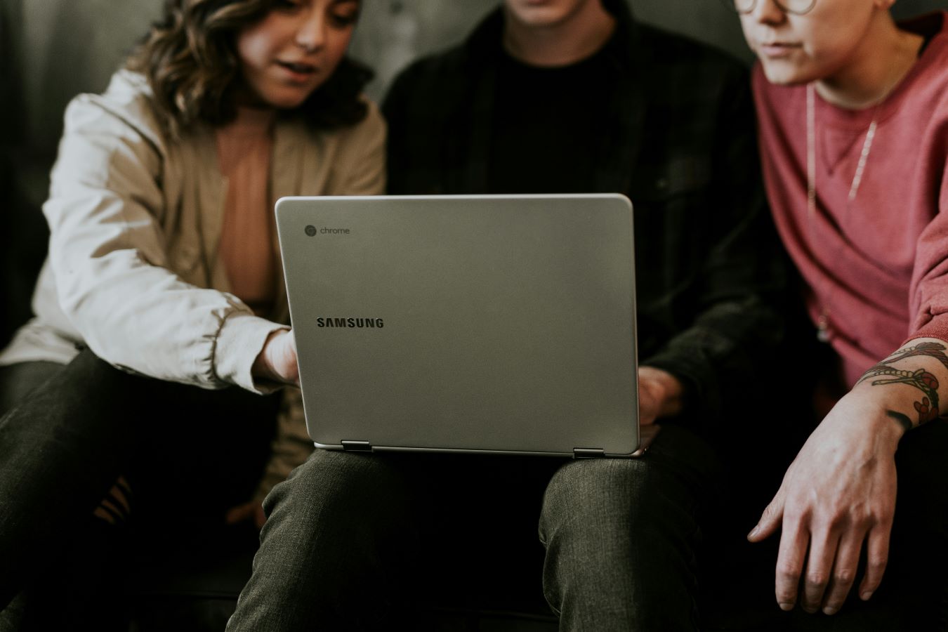 Vrei să înțelegi lumea procesoarelor PC? Uite cu ce poate fi echipat un laptop Samsung