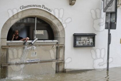 inundatiile catastrofale din germania se extind pe dunare apa a ajuns la un nivel de 10 metri 905759