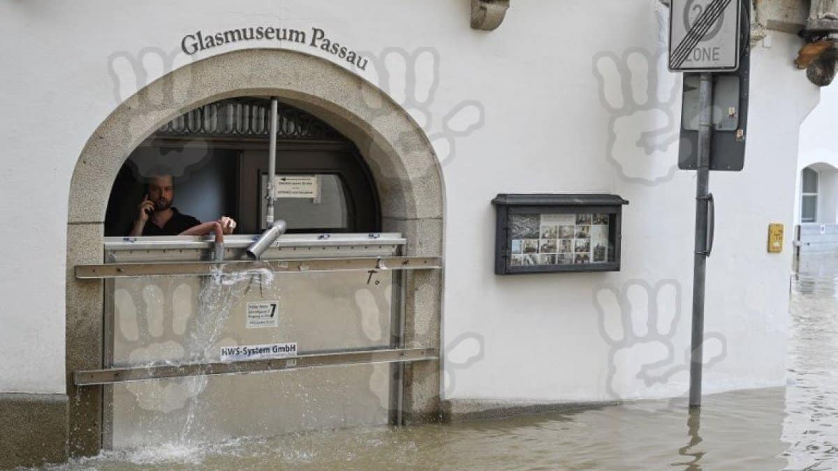 inundatiile catastrofale din germania se extind pe dunare apa a ajuns la un nivel de 10 metri 905759