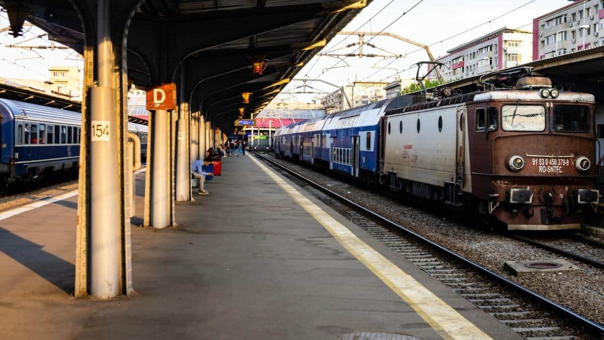 CFR Călători, în impas. Zeci de trenuri nu vor mai circula din cauza datoriilor