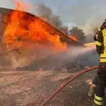 alerta in grecia din cauza incendiilor mai multe orase au fost evacuate pompierii romani ii ajuta pe cei greci sa stinga flacarile 917104