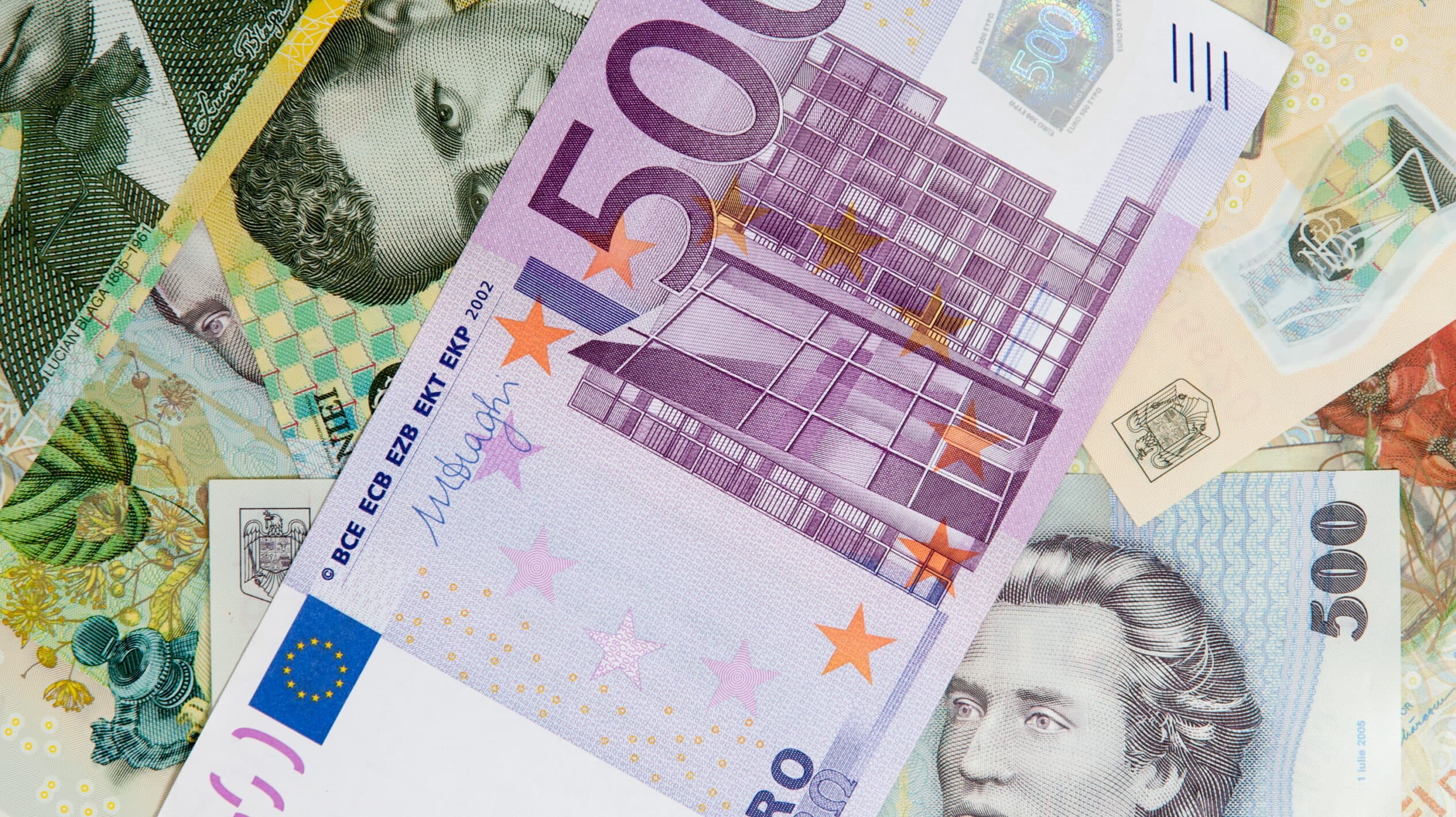 Pentru fermele de vaci, noua subvenţie APIA, în valoare de 230 euro/ha, nu este suficientă