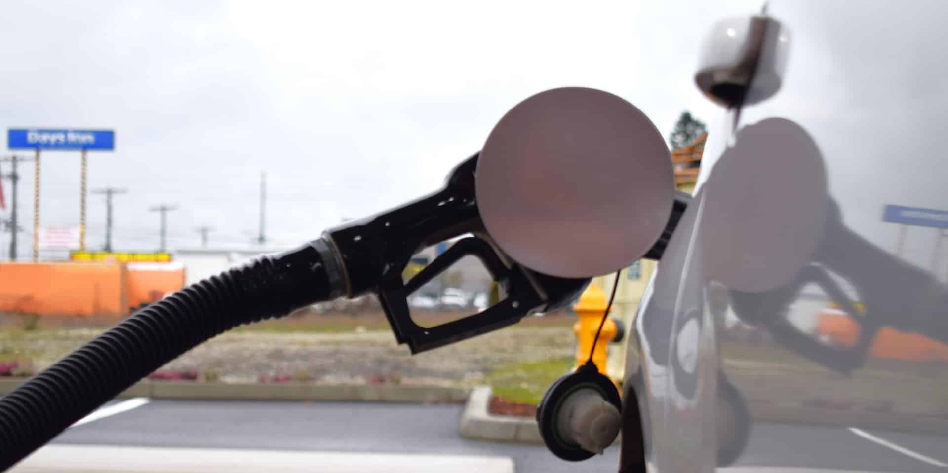 Prețurile carburanților, 26 august. Schimbări de la o zi la alta
