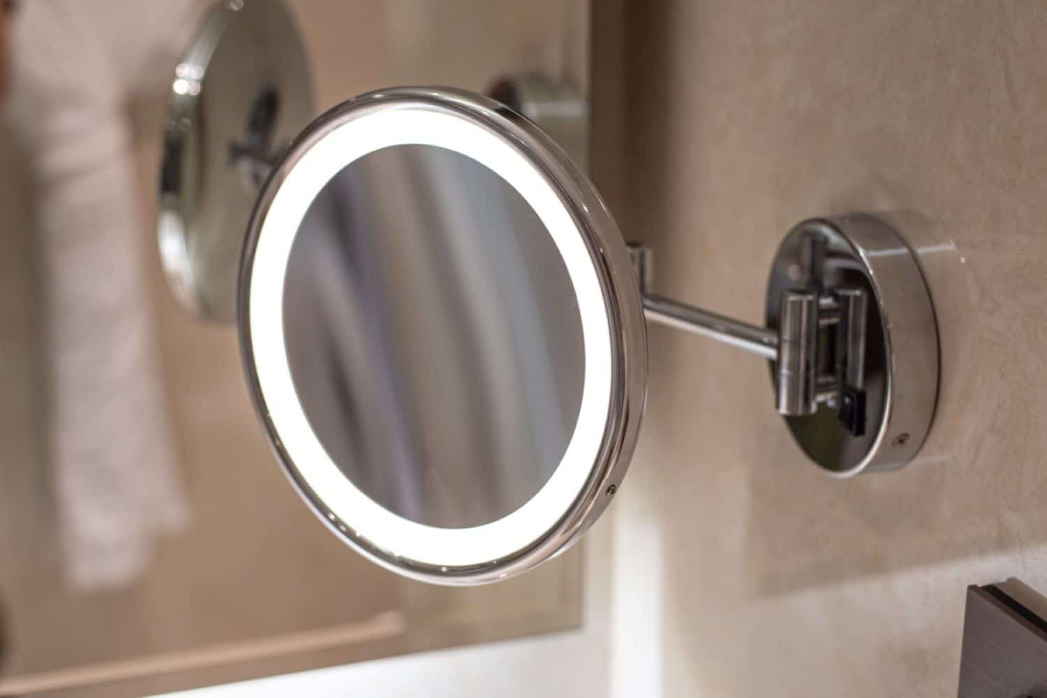 Importanța oglinzilor cosmetice hoteliere în camere: Cum să alegi modelul potrivit