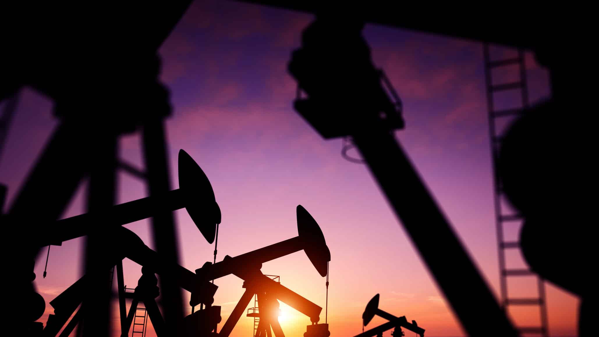 Situaţia tensionată în Orientul Mijliciu a fost o cauză în care prețul petrolului a crescut