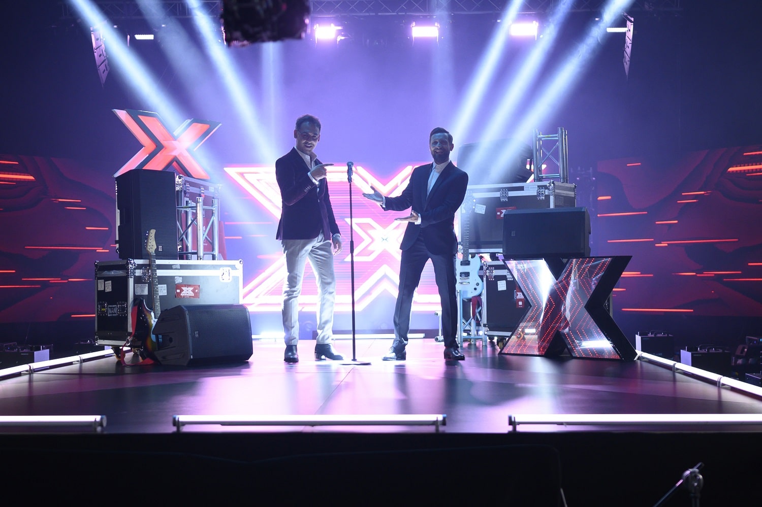 Emisiunea X Factor are un nou prezentator. Cine îi înlocuiește pe Răzavan și Dani