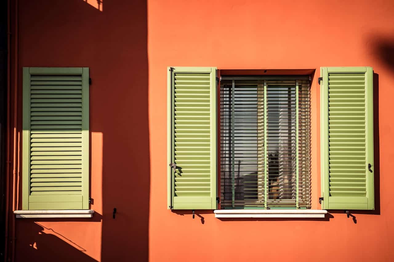 Confortul casei tale: Importanta jaluzelelor, copertinelor si parasolarelor