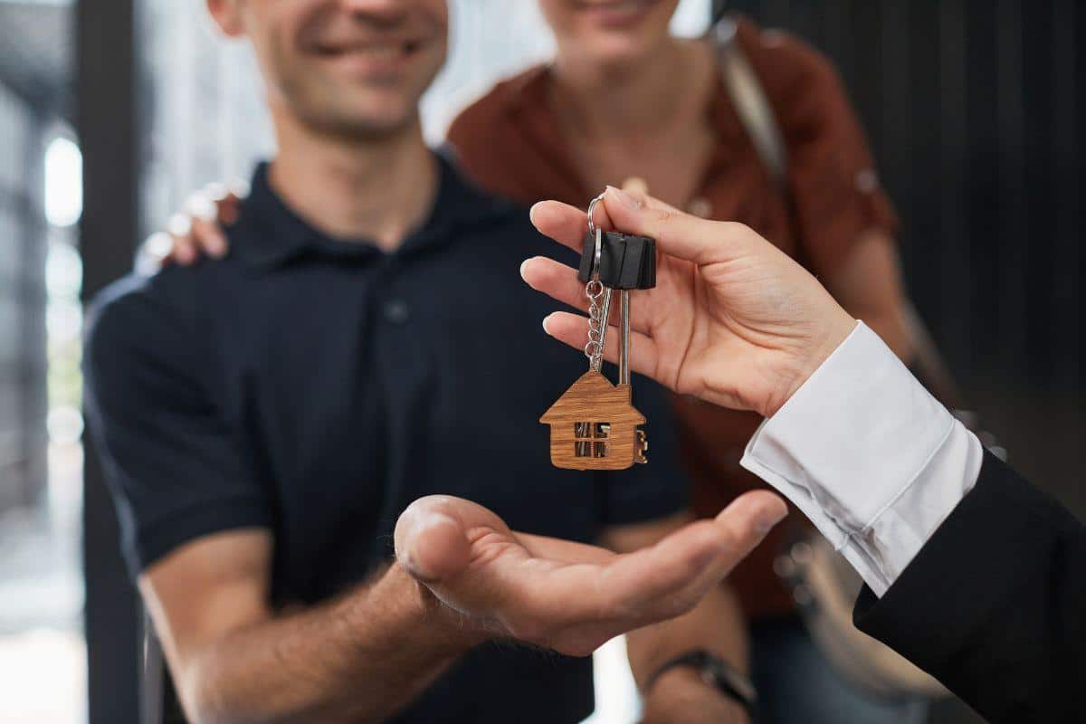 Ce factori să iei în considerare înainte de a investi în proprietăți de închiriat