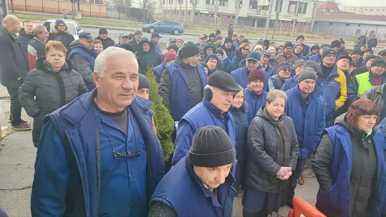 Revoltă în industria de apărare! Angajații intră în grevă din cauza noilor reguli de pensionare