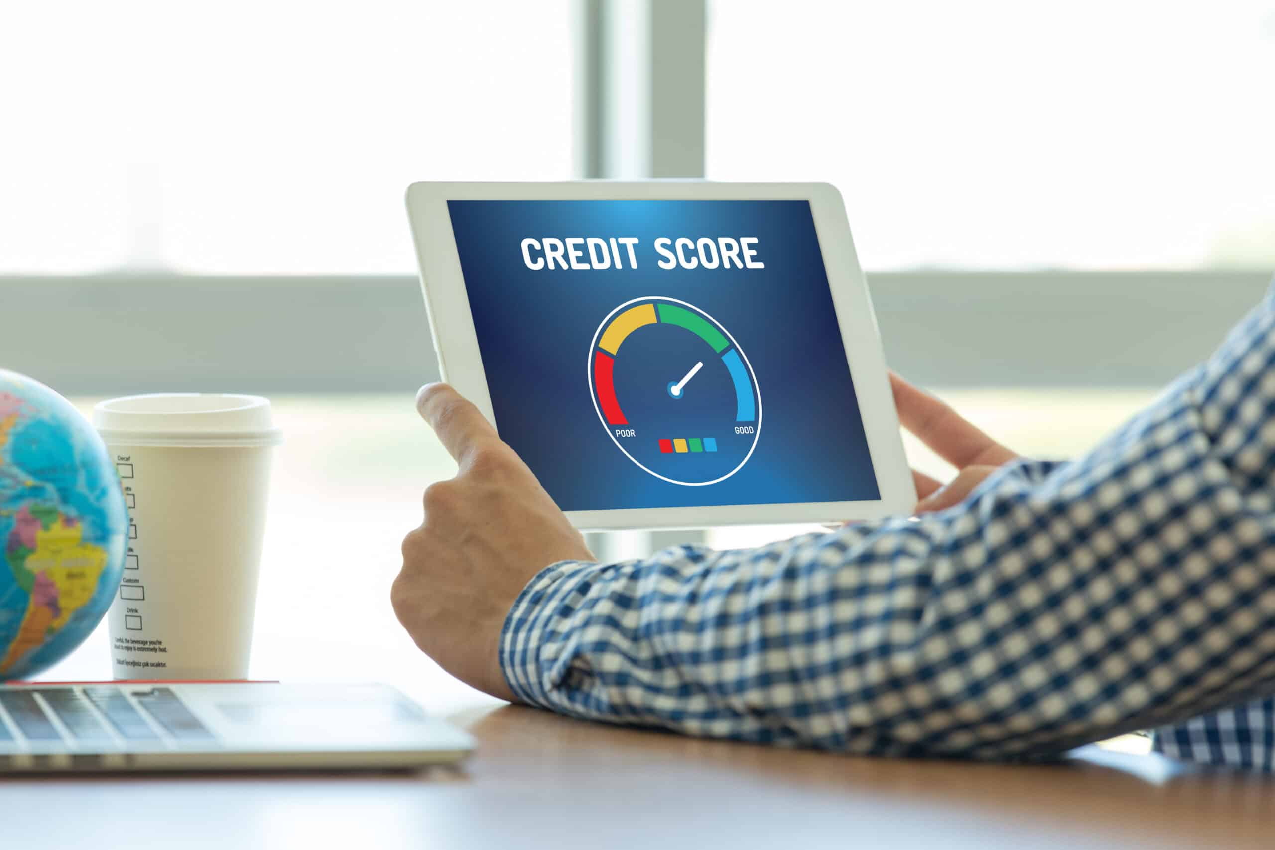 Cum să îți îmbunătățești scorul de credit. 5 factori importanți