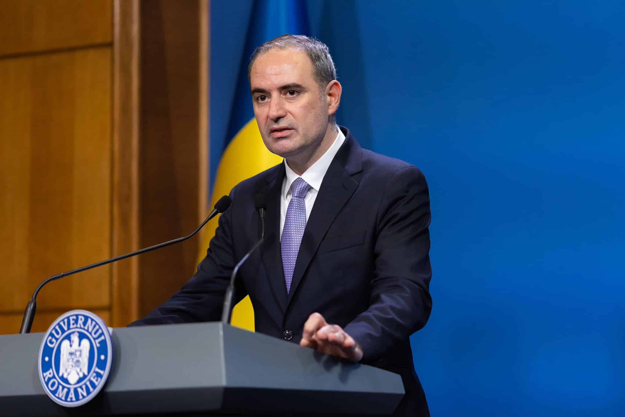 Scandalul salariilor uriașe lovește Banca de Investiții și Dezvoltare. Ministrul Finanțelor promite schimbarea conducerii