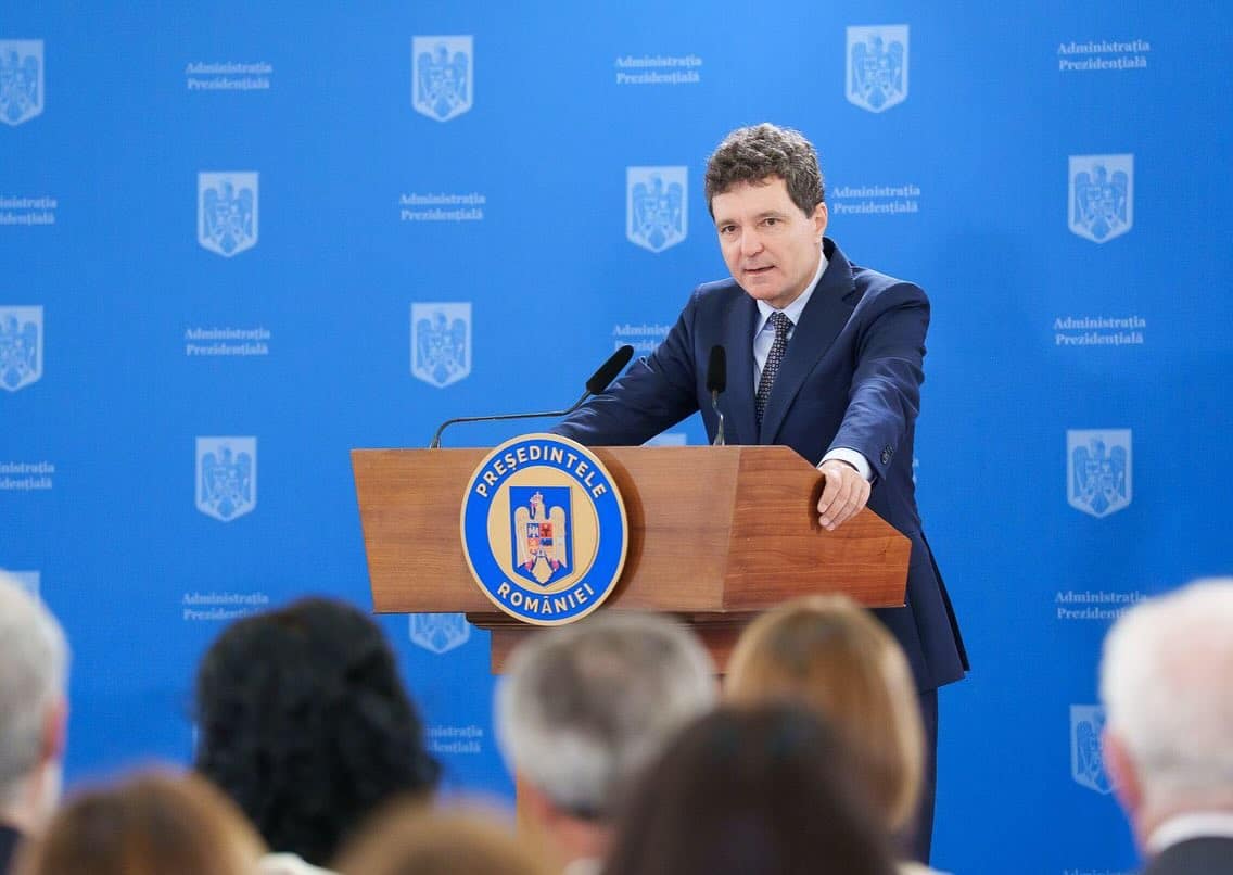 Nicușor Dan a promulgat legea care taie 30% din salarii. Ce instituții sunt afectate