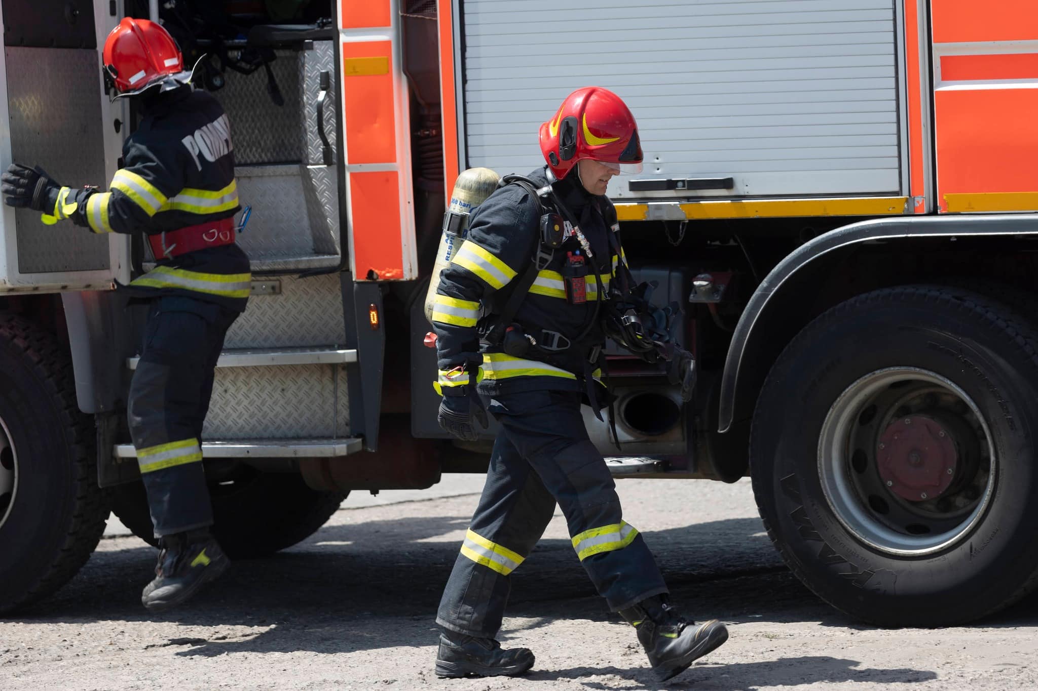Incendiu în Constanța. Zeci de oameni au fost evacuați