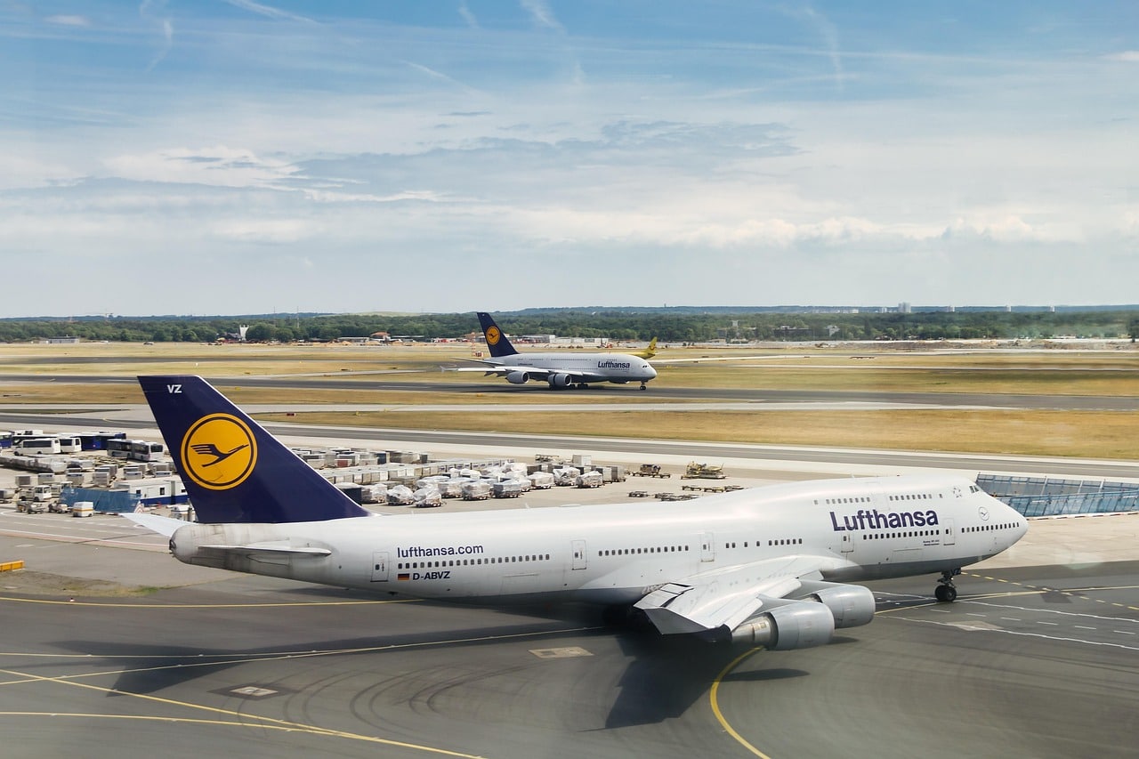 Europa paralizată de greva din Franța! Ryanair avertizează: „100.000 de pasageri vor fi blocați la sol