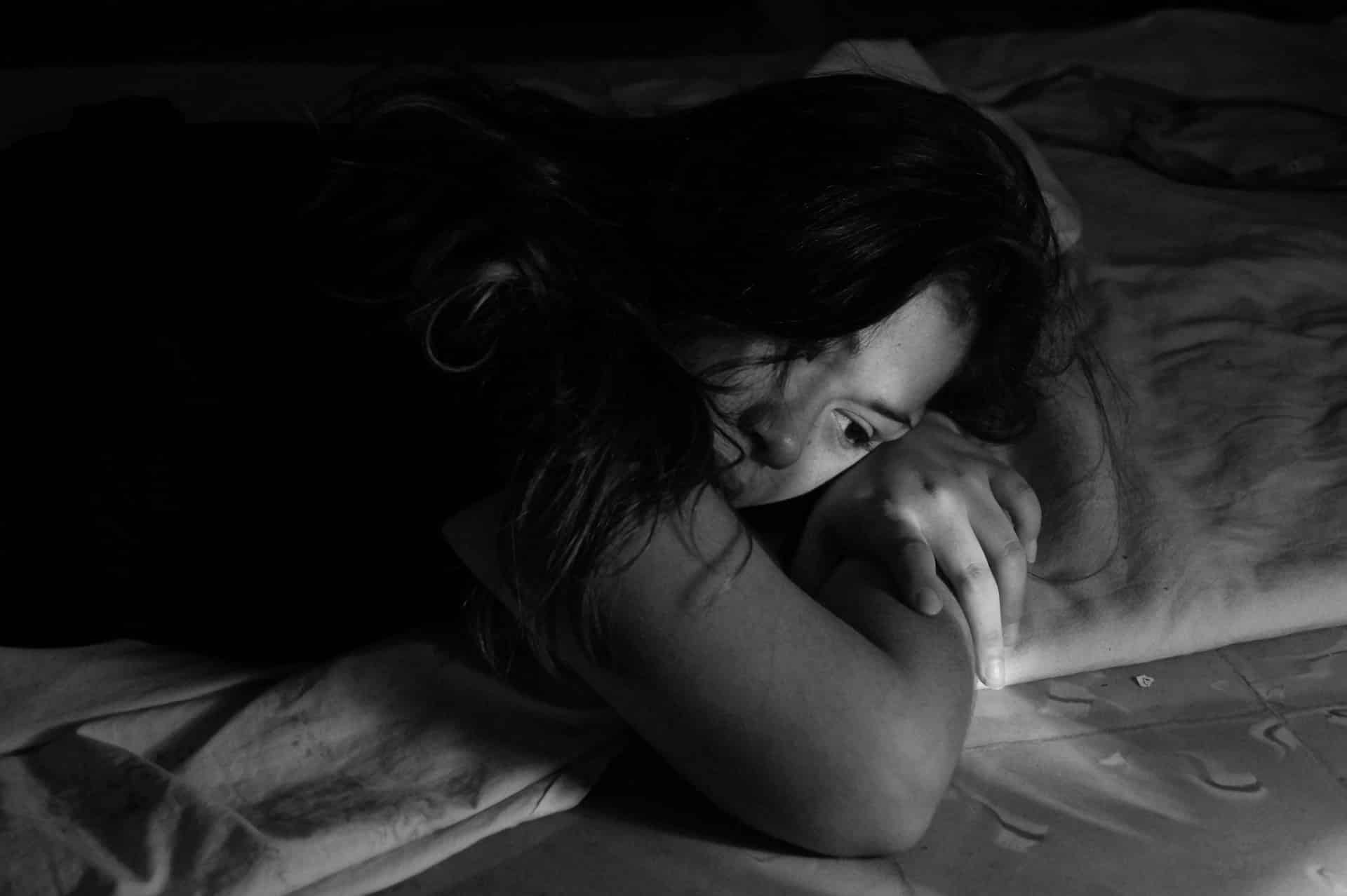 Obiectele care trădează femeile cu o copilărie marcată de lipsuri. Semnele pe care nu le pot ascunde niciodată