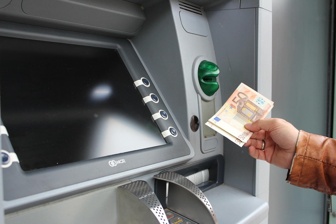 Bulgaria intră în zona euro. ATM-urile vor distribui bancnote încă din prima zi a lui 2026