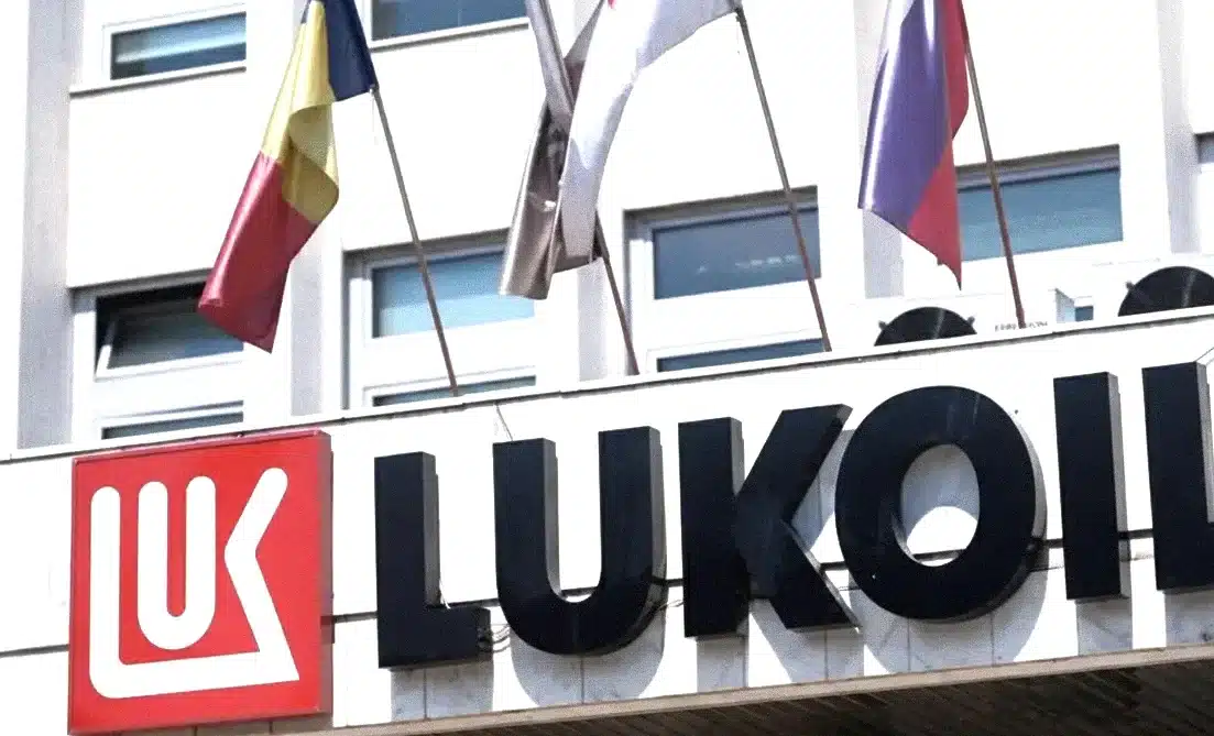 Mișcare surpriză pe piața energetică: planurile Carlyle pentru activele Lukoil ridică mize uriașe