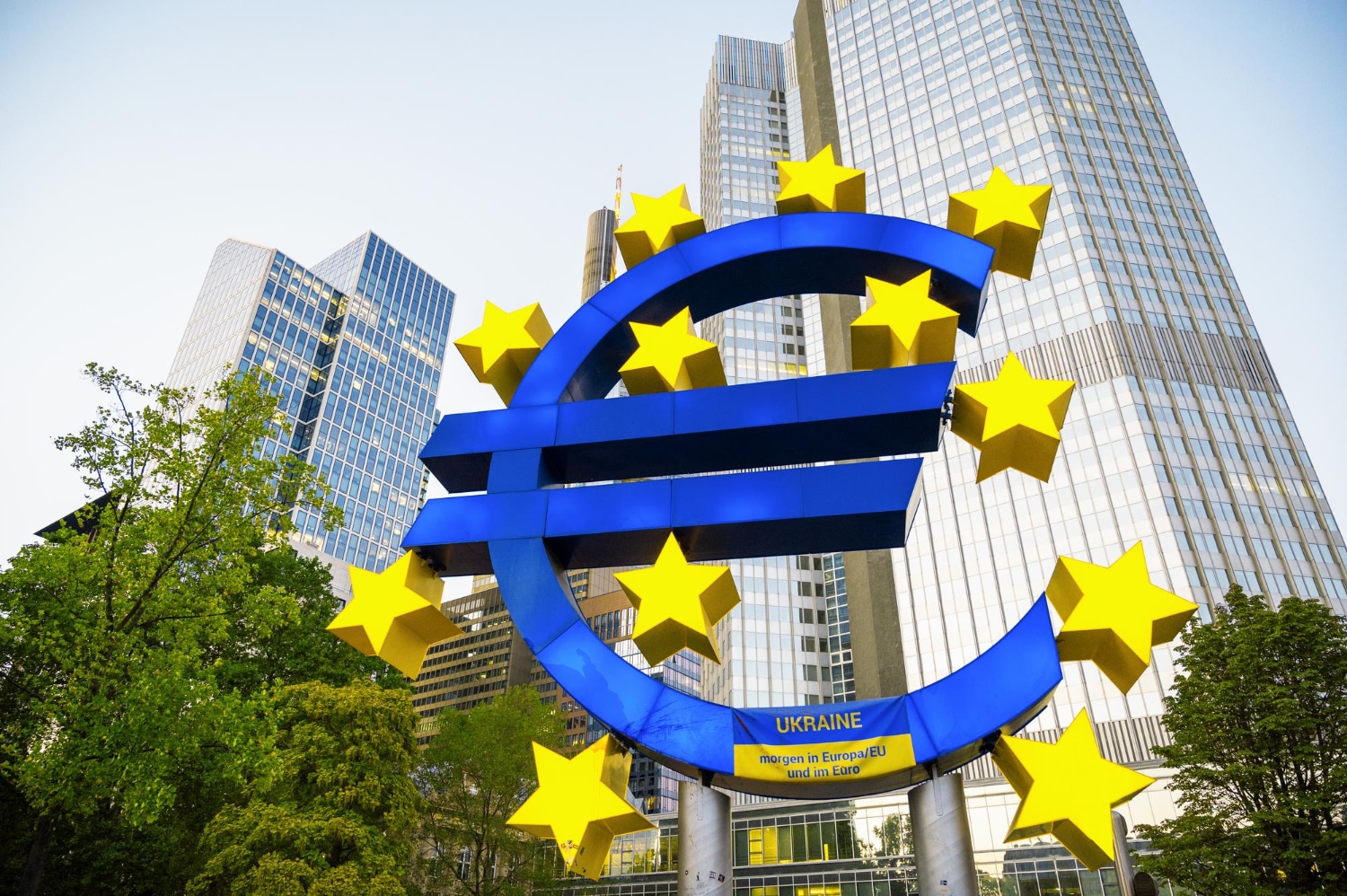 Bursele europene cresc miercuri, susținute de sectorul bancar și energetic