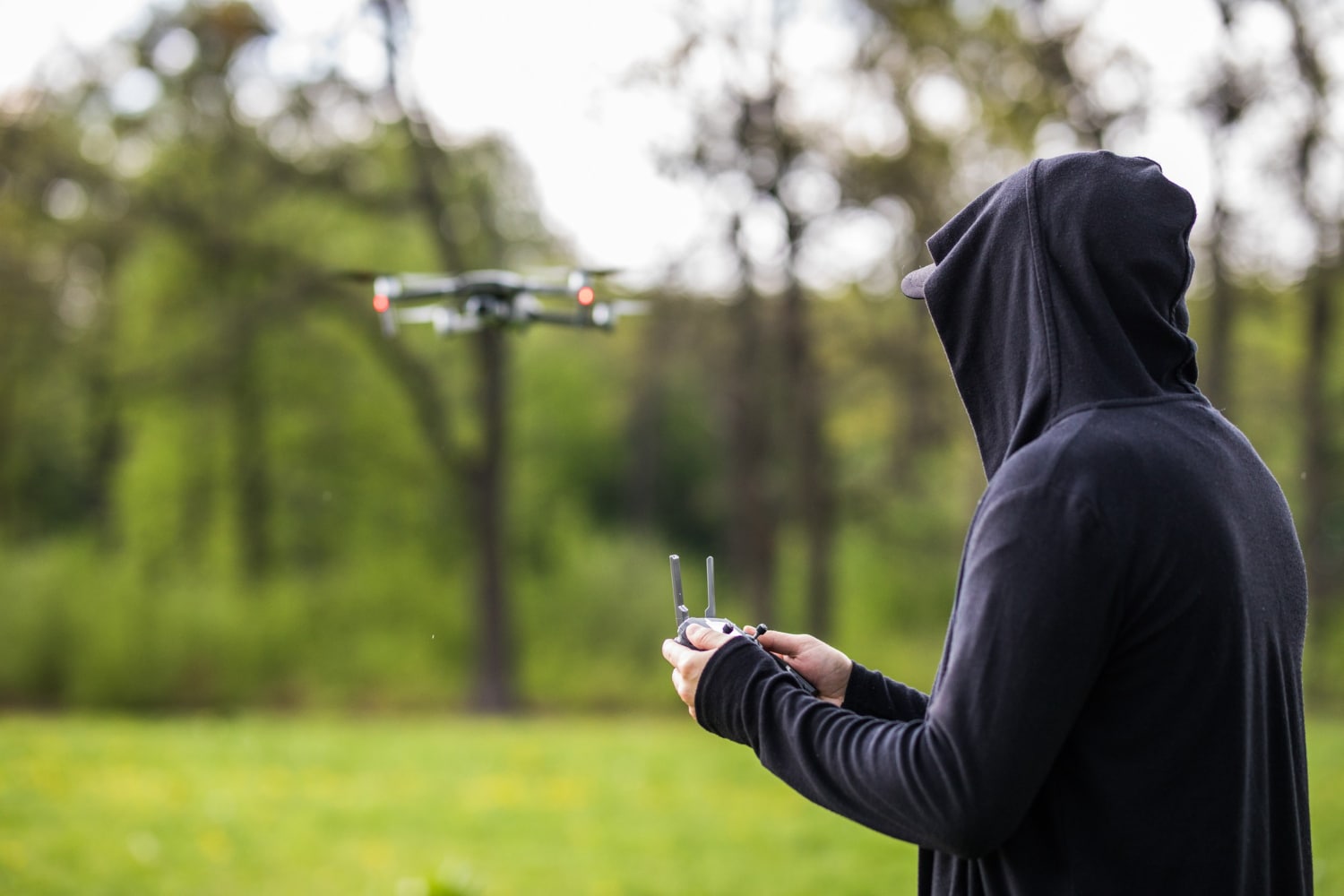 China cere SUA să anuleze interdicția privind dronele străine
