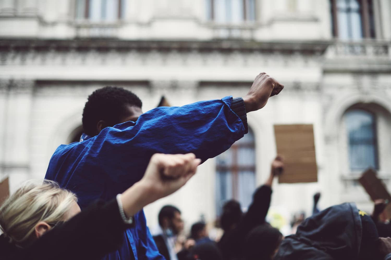 Marea Britanie crește pragul pentru taxa de moștenire a fermierilor la 2,5 milioane lire după proteste masive