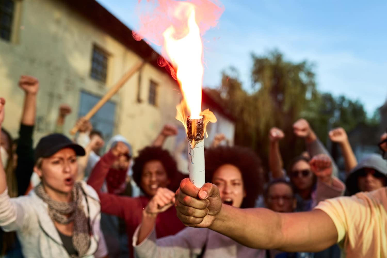 Poliția din Albania arestează patru persoane după aruncarea de cocktailuri Molotov la protest