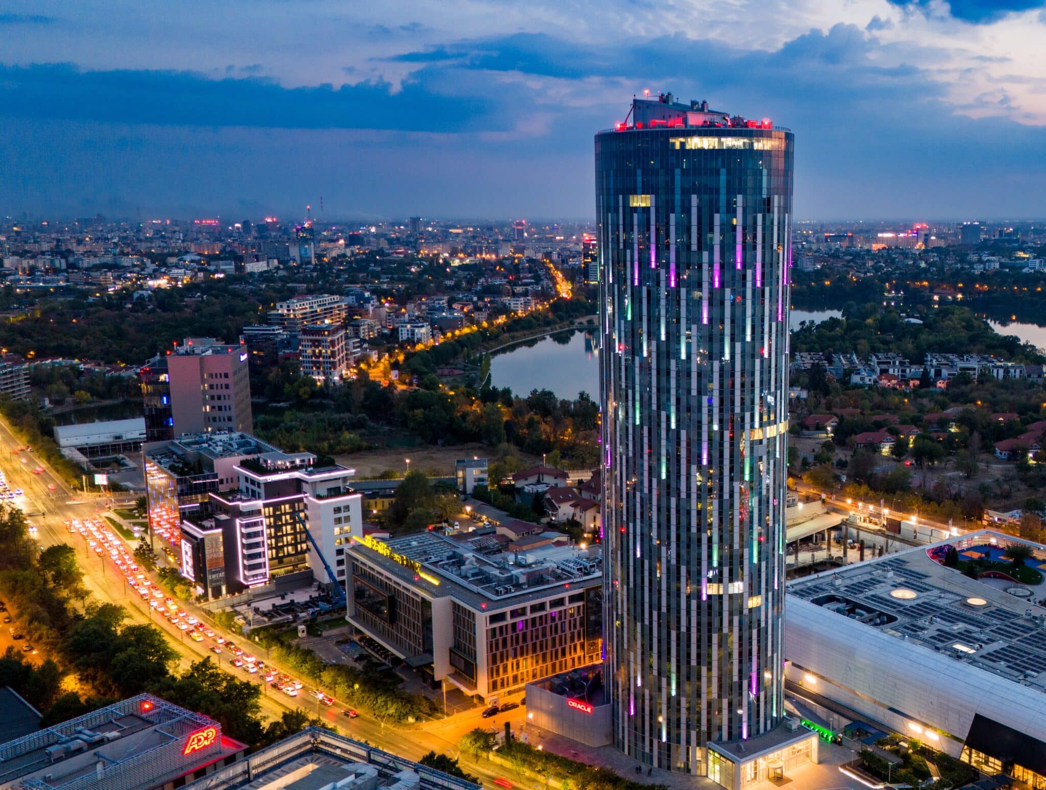 SkyTower București încheie anul 2025 cu donații caritabile în valoare de 25.500 de euro