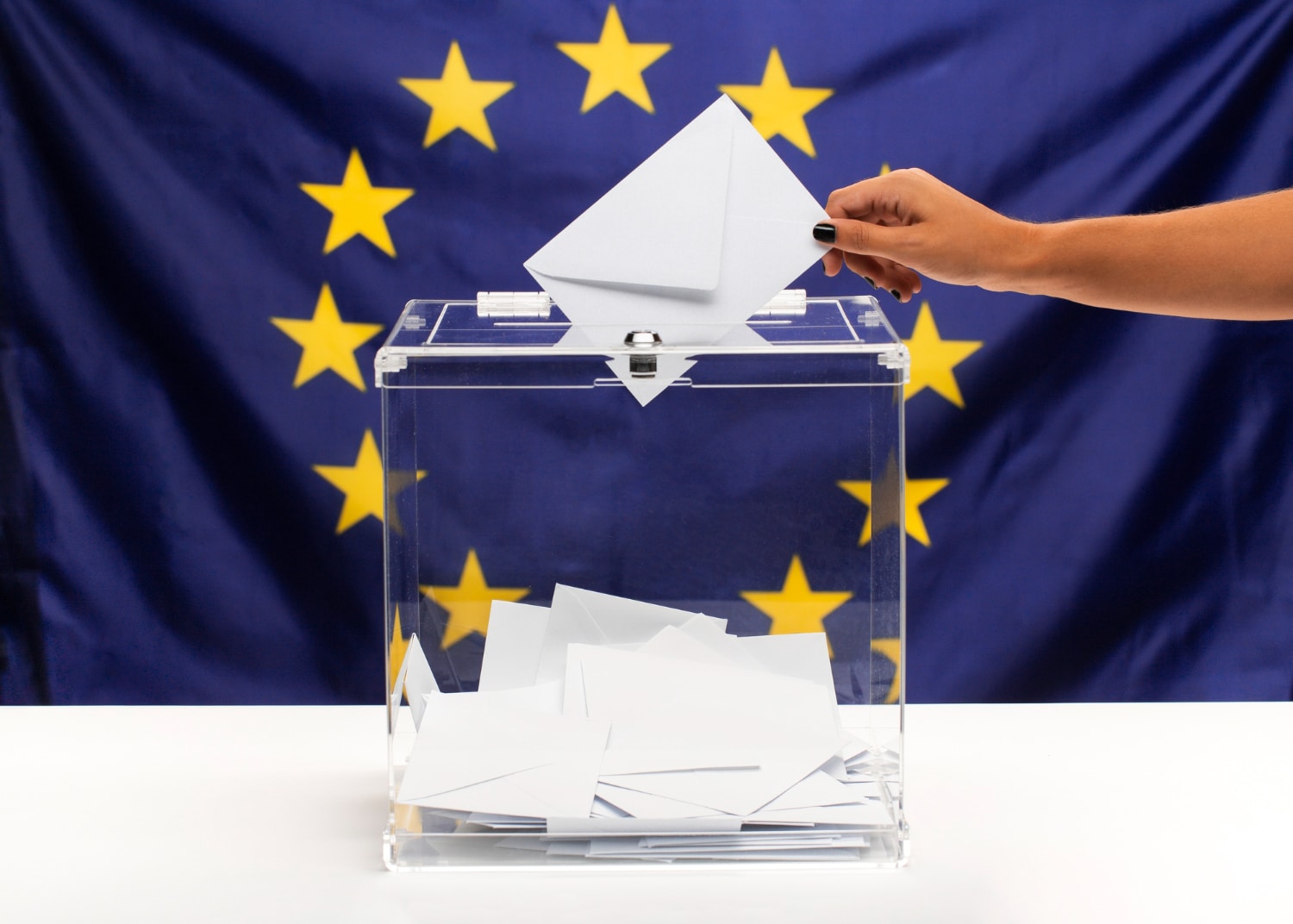 UE caută soluții pentru a elimina voturile naționale