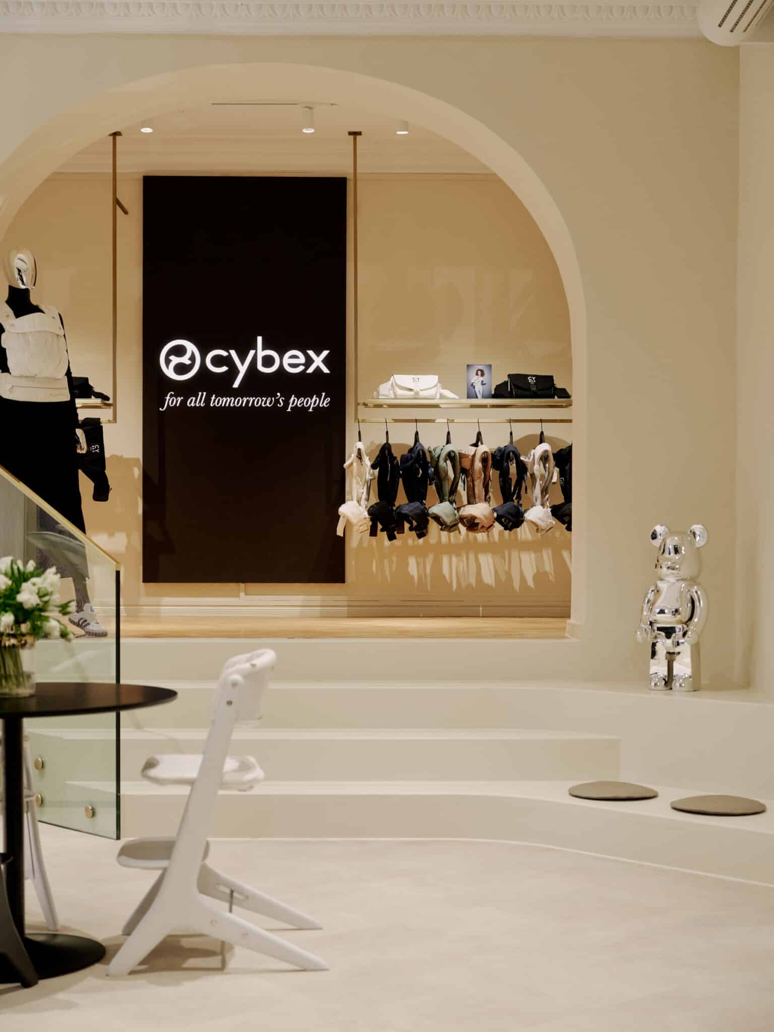 cybex deschide primul magazin flagship in berlin5 scaled
