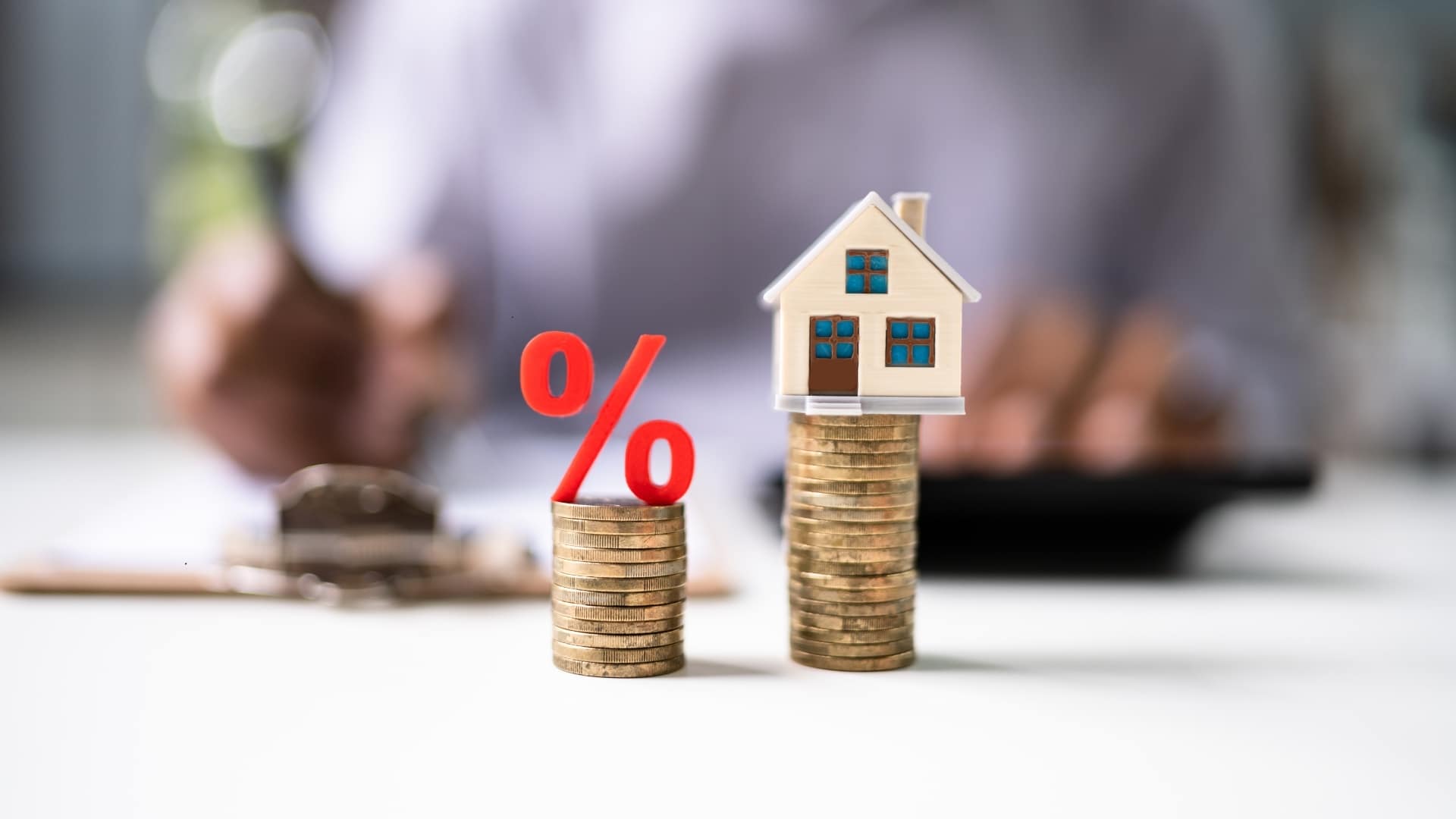 Dobânzile fixe în creditele imobiliare: Avantaje și riscuri